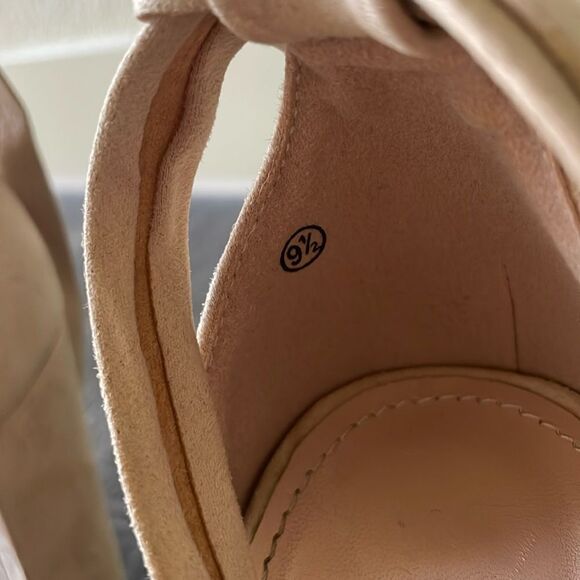 Vici | Tan Strappy Block Heel Size 9.5 - Picture 7 of 9